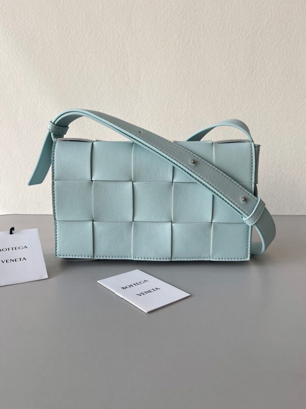 Réplique du sac Bottega Veneta Cassett en Teal lavé – Image 2