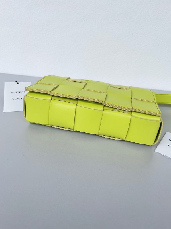 Fausse Bottega Veneta Cassett en Acid Kiwi – Image 9