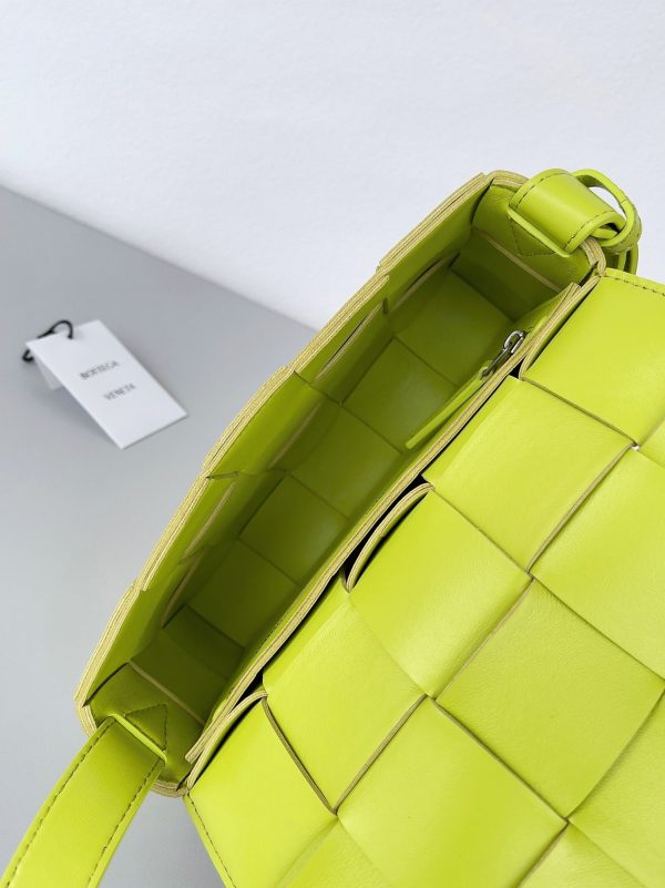 Fausse Bottega Veneta Cassett en Acid Kiwi – Image 8