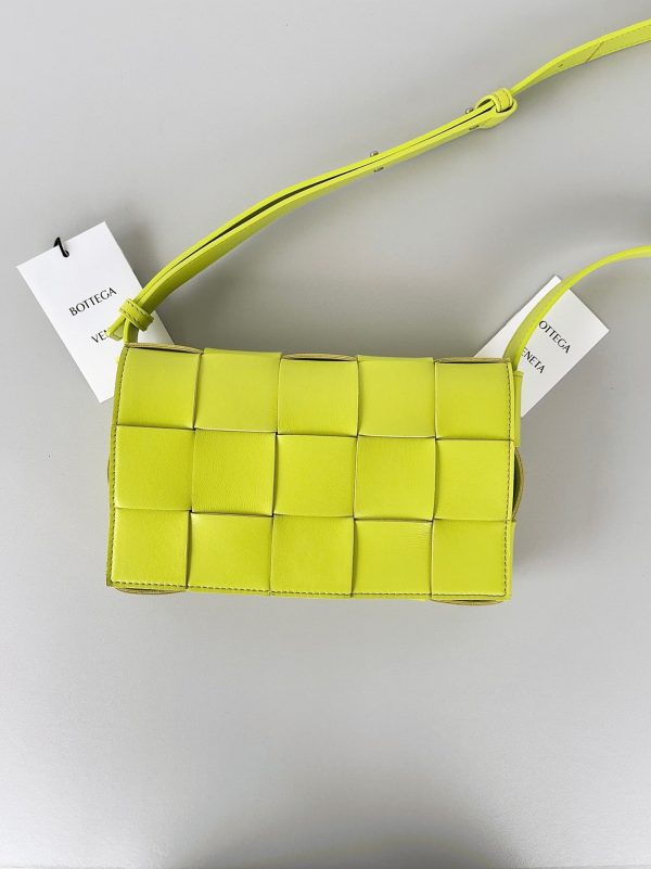 Fausse Bottega Veneta Cassett en Acid Kiwi – Image 4