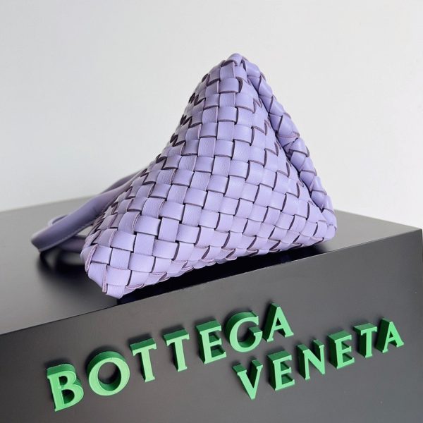 Contrefaçon du sac Bottega Veneta Cabat Mini en cuir d’agneau intrecciato Wisteria – Image 6