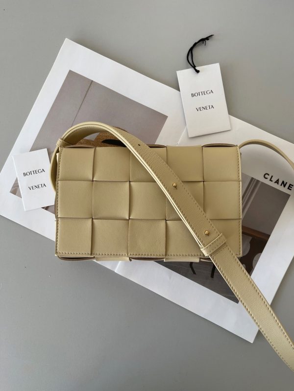 Réplique du sac Bottega Veneta Cassette en Porridge – Image 7