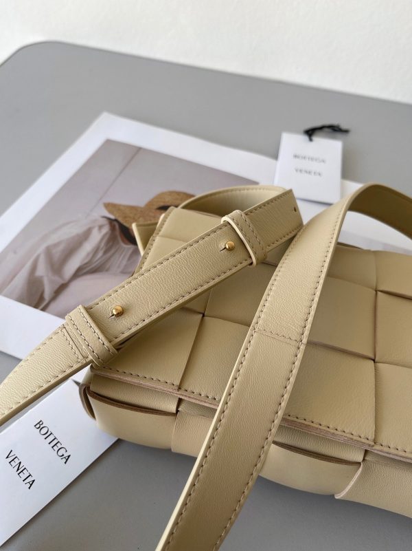 Réplique du sac Bottega Veneta Cassette en Porridge – Image 4