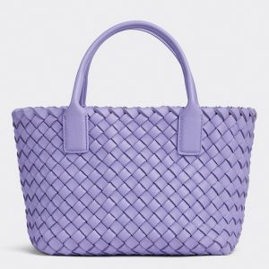 Contrefaçon du sac Bottega Veneta Cabat Mini en cuir d’agneau intrecciato Wisteria