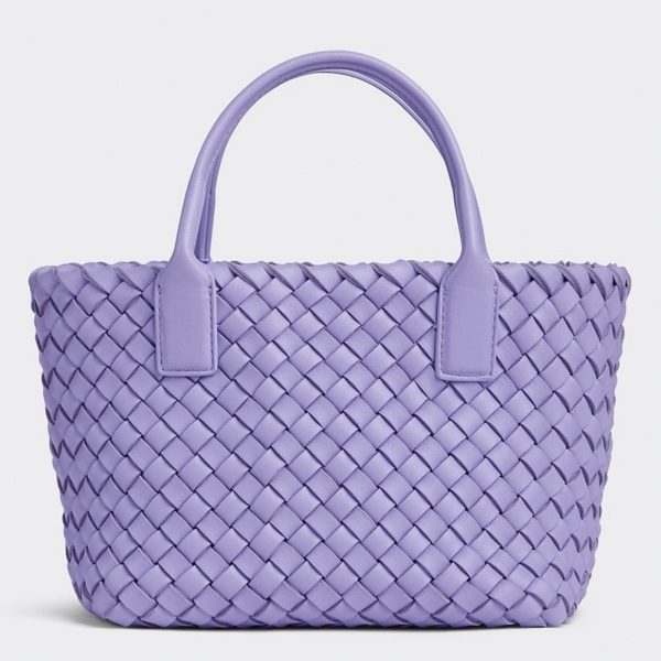 Contrefaçon du sac Bottega Veneta Cabat Mini en cuir d’agneau intrecciato Wisteria