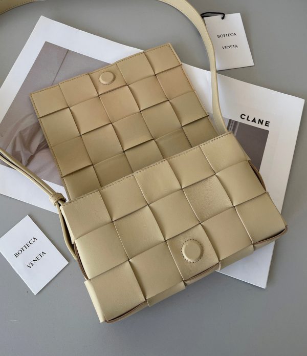 Réplique du sac Bottega Veneta Cassette en Porridge – Image 2