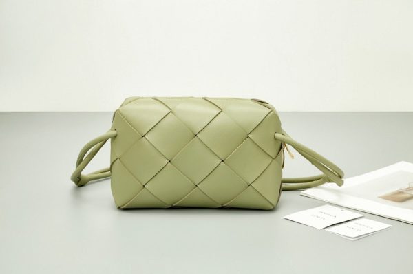 Faux petit sac Bottega Veneta Cassette Camera en Travertine – Image 9