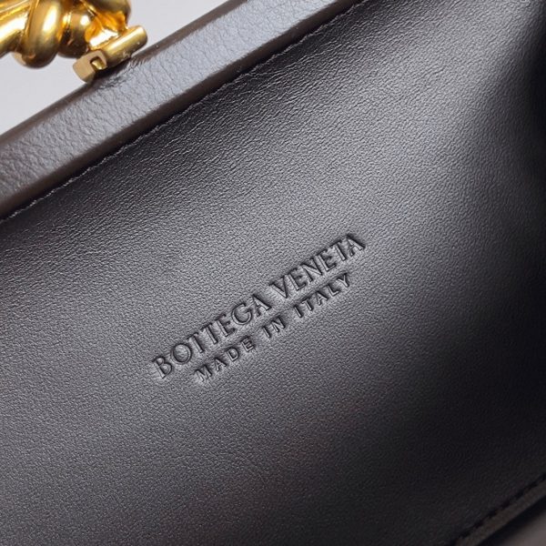 Fausse Bottega Veneta Knot Minaudiere Clutch en Multicolore – Image 7