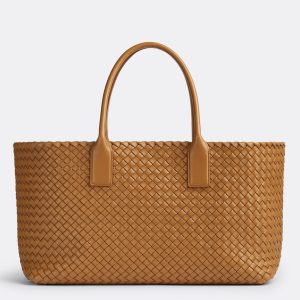 Réplique du sac Bottega Veneta Cabat Medium en cuir d’agneau intrecciato caramel