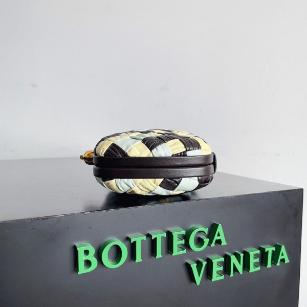 Fausse Bottega Veneta Knot Minaudiere Clutch en Multicolore – Image 5