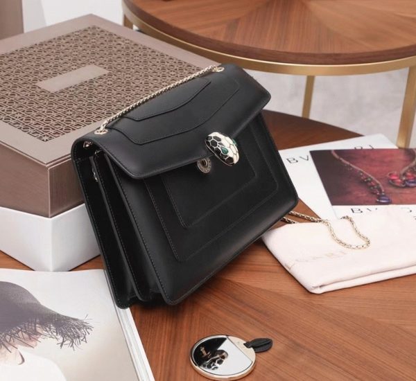 Grand sac à bandoulière Bvlgari Serpenti Forever en cuir de veau noir – Image 10