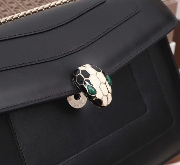 Grand sac à bandoulière Bvlgari Serpenti Forever en cuir de veau noir – Image 9