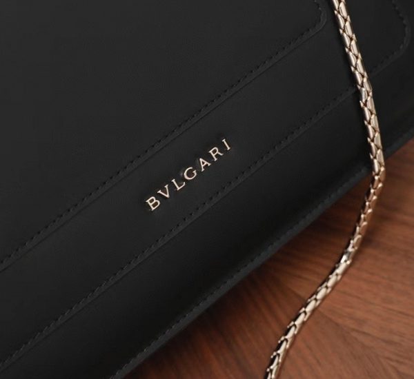 Grand sac à bandoulière Bvlgari Serpenti Forever en cuir de veau noir – Image 8