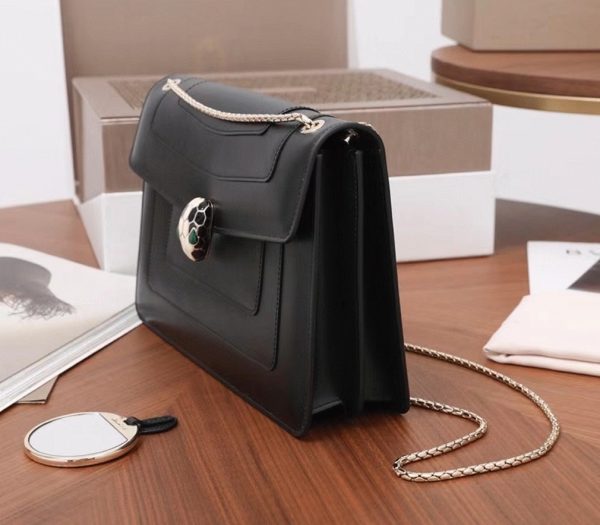 Grand sac à bandoulière Bvlgari Serpenti Forever en cuir de veau noir – Image 3