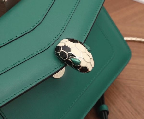 Petit sac bandoulière Bvlgari Serpenti Forever en cuir de veau vert – Image 10