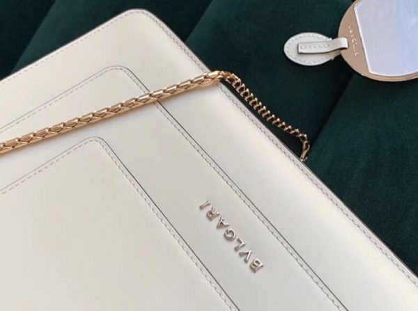 Grand sac à bandoulière Bvlgari Serpenti Forever en cuir de veau blanc – Image 9
