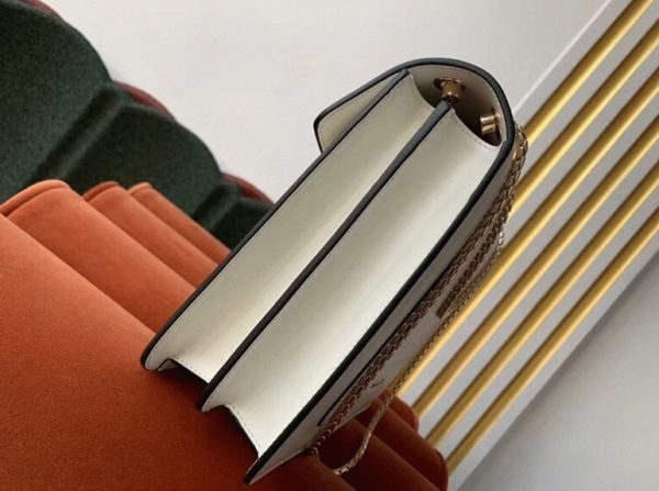 Grand sac à bandoulière Bvlgari Serpenti Forever en cuir de veau blanc – Image 3