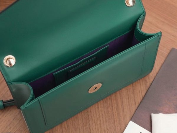 Petit sac bandoulière Bvlgari Serpenti Forever en cuir de veau vert – Image 8