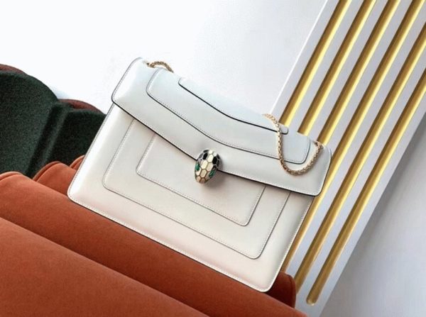 Grand sac à bandoulière Bvlgari Serpenti Forever en cuir de veau blanc – Image 2