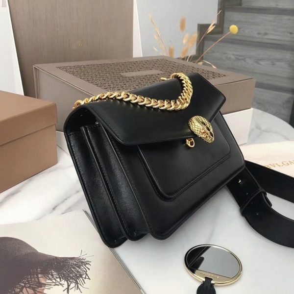 Sac bandoulière moyen Bvlgari Serpenti Forever avec chaîne noir – Image 8