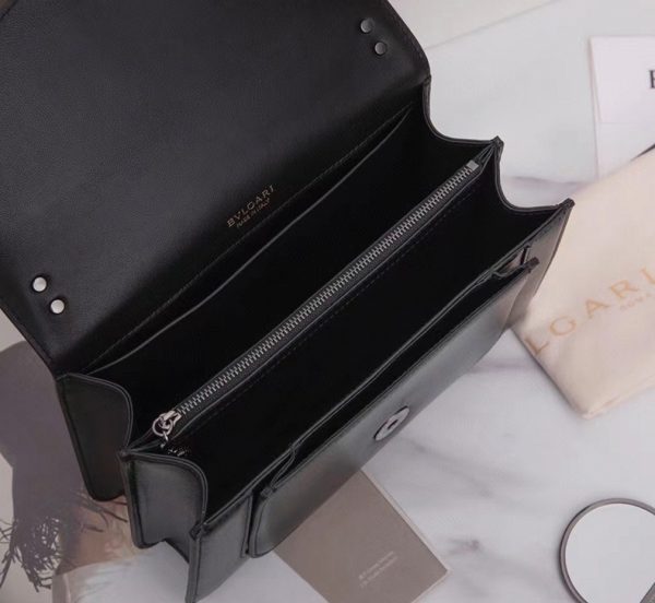 Sac bandoulière moyen Bvlgari Serpenti Forever avec chaîne noir – Image 6