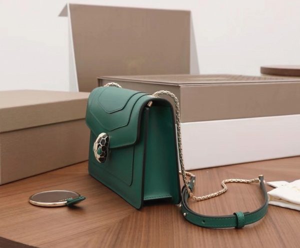 Petit sac bandoulière Bvlgari Serpenti Forever en cuir de veau vert – Image 3
