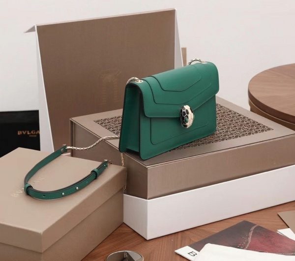 Petit sac bandoulière Bvlgari Serpenti Forever en cuir de veau vert – Image 2