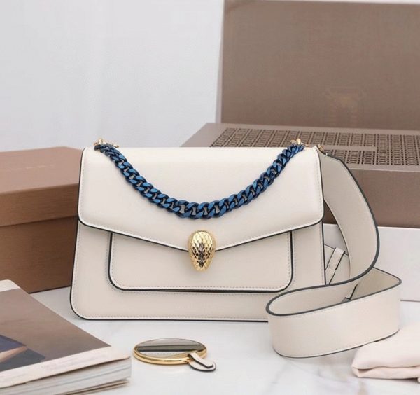 Sac bandoulière moyen Bvlgari Serpenti Forever avec chaîne blanc – Image 5