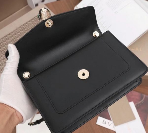 Petit sac bandoulière Bvlgari Serpenti Forever en cuir de veau noir – Image 6