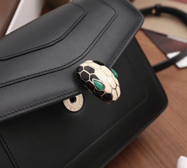 Petit sac bandoulière Bvlgari Serpenti Forever en cuir de veau noir – Image 3