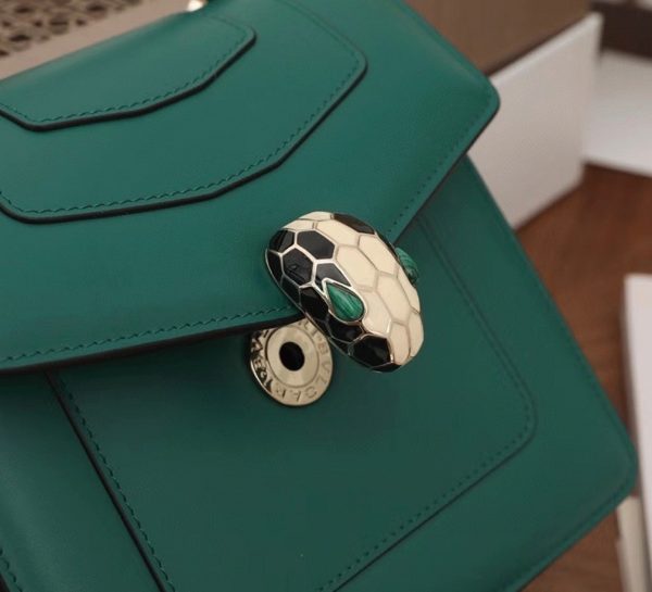 Petit sac Bvlgari Serpenti Forever en cuir de veau vert – Image 9