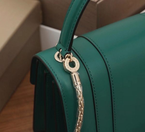 Petit sac Bvlgari Serpenti Forever en cuir de veau vert – Image 5