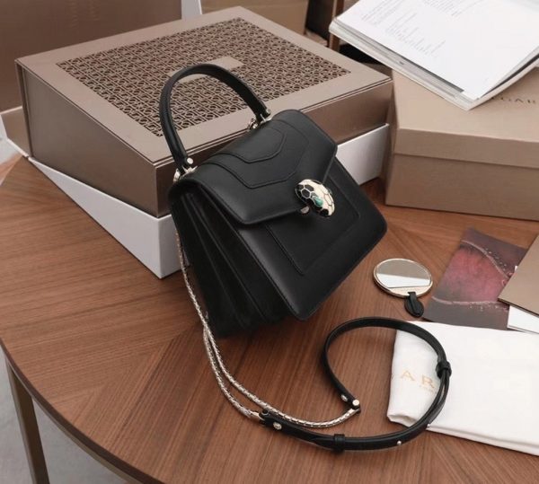 Petit sac Bvlgari Serpenti Forever en cuir de veau noir – Image 7