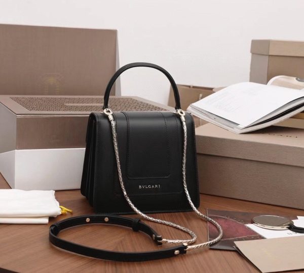 Petit sac Bvlgari Serpenti Forever en cuir de veau noir – Image 5