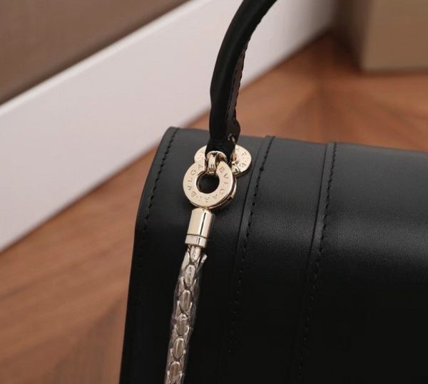 Petit sac Bvlgari Serpenti Forever en cuir de veau noir – Image 2