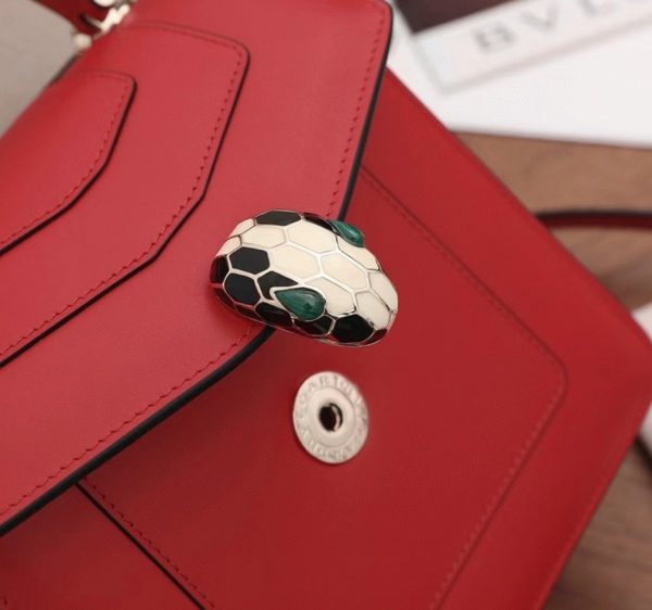 Petit sac Bvlgari Serpenti Forever en cuir de veau rouge – Image 2