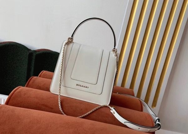 Petit sac Bvlgari Serpenti Forever en cuir de veau blanc – Image 9