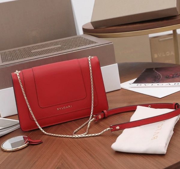 Petit sac bandoulière Bvlgari Serpenti Forever en cuir de veau rouge – Image 3