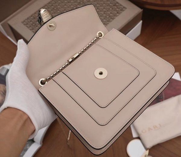 Petit sac bandoulière Bvlgari Serpenti Forever en cuir beige – Image 6