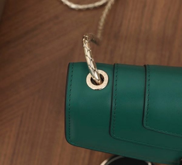 Petit sac bandoulière Bvlgari Serpenti Forever en cuir vert – Image 7