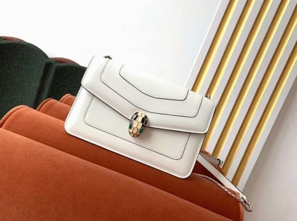 Petit sac bandoulière Bvlgari Serpenti Forever en cuir de veau blanc – Image 5