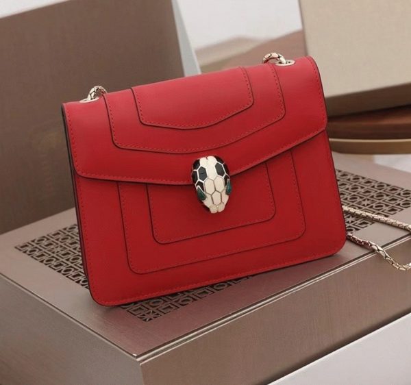 Petit sac bandoulière Bvlgari Serpenti Forever en cuir rouge – Image 4