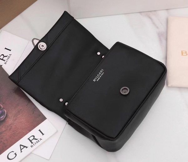 Mini sac Bvlgari Serpenti Cabochon en cuir de veau noir – Image 8