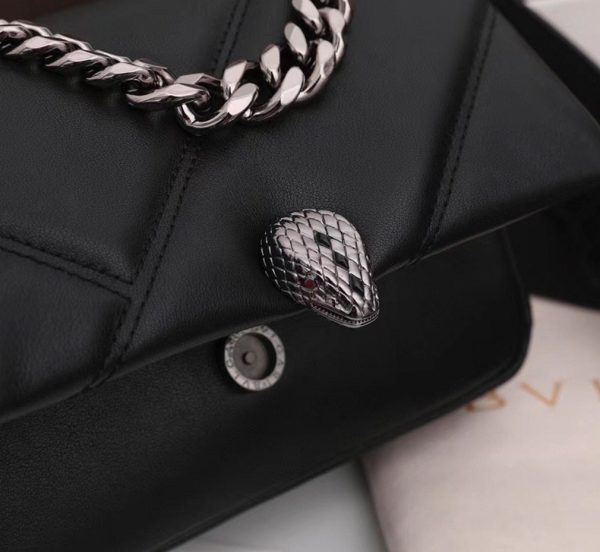 Mini sac Bvlgari Serpenti Cabochon en cuir de veau noir – Image 7