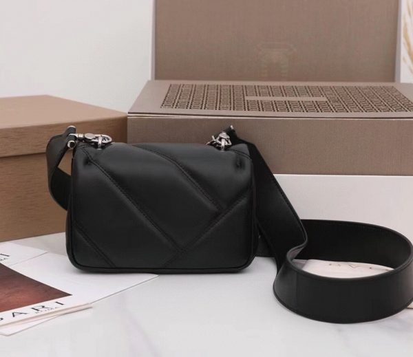 Mini sac Bvlgari Serpenti Cabochon en cuir de veau noir – Image 4