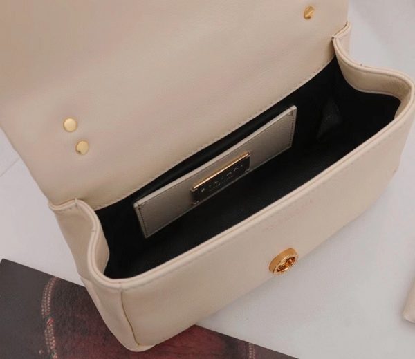 Mini sac Bvlgari Serpenti Cabochon en cuir de veau blanc – Image 7