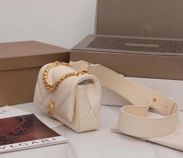 Mini sac Bvlgari Serpenti Cabochon en cuir de veau blanc – Image 5