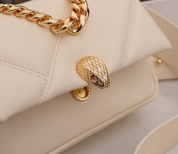 Mini sac Bvlgari Serpenti Cabochon en cuir de veau blanc – Image 2