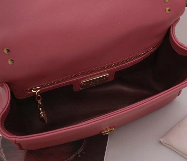 Petit sac Bvlgari Serpenti Cabochon en cuir rose – Image 6
