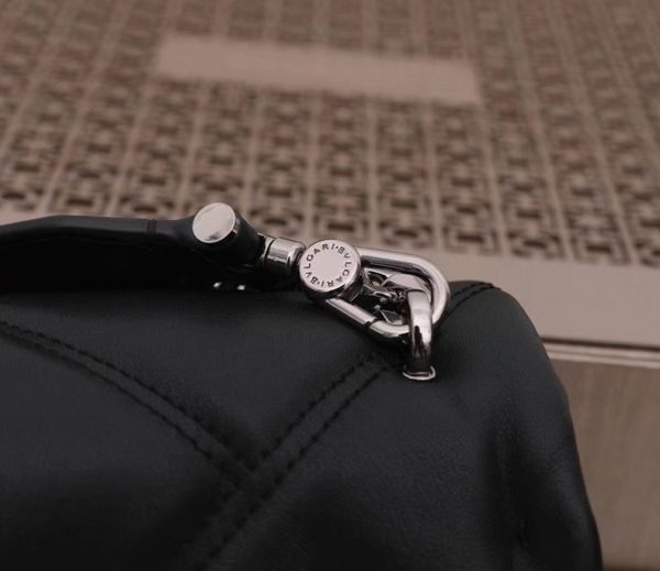 Sac moyen Bvlgari Serpenti Cabochon en cuir de veau noir – Image 9